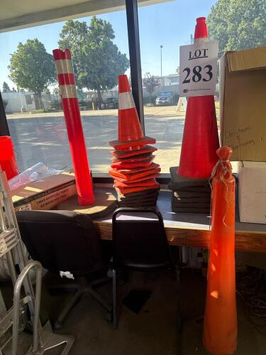 LOT ASST&rsquo;D Traffic Cones