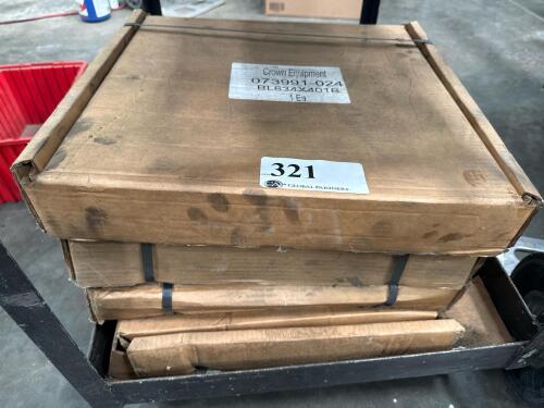 LOT (4) CROWN BL634 Leaf Chains, plus parts