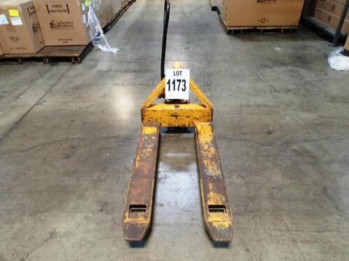 PALLET JACK, 27 X 48 INCH<br />