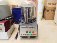 ROBOT COUPE R 301 ULTRA SERIES C FOOD PROCESSOR - (LOCATION: 3RD FLOOR KITCHEN STORAGE ROOM)