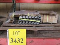 LOT 30'FT CHAIN 468 RVTLS W/CS HT PIN, (LOCATION: RECEIVING)