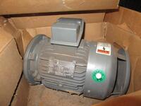 SIEMENS 5 HP MOTOR, 1715 RPM, 60 HZ, 460 VOLTS, 184TC FRAME, TYPE RGZV, (LOCATION: CHEMICAL WAREHOUSE NEXT TO RECEIVING)
