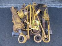 BLADE LIFT CYLINDER FOR CATERPILLAR D8, (LOCATION: RECEIVING)