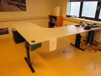 Bureau met ladeblok / Desk with rolling file