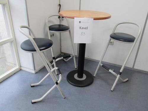 Statafel met 2 barkrukken tall table and 3 chairs