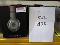 2x Beats Studio grijs nieuwprijs € 249,- p.st.