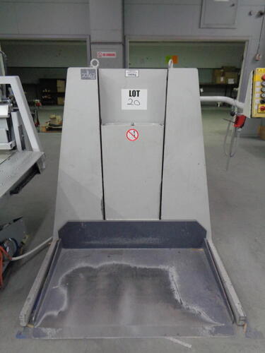 (2002) Polar LW1000-4 Paper stack lifter, S/N 7272237 SUBJECT TO LOT 24 BULK BID FOR COMPLETE CUTTING SYSTEM