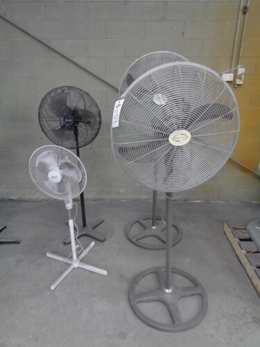 4 assorted pedestal fans