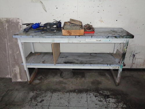 3 assorted benches and sundries