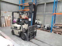 (1999) Crown CG18S Forklift truck, 1475kg lifting capacity with 2-stage clear view mast, side shift, solid tyres, gas powered, S/N C3-00255