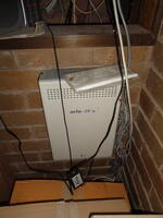 LG Telephone system with main power box and handsets