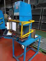 HARE 3 TON PNEUMATIC RIVET PRESS AM300 Maximum Pressure: 3 tons Stroke: 100 mm 1984 84B01355 s/n