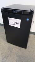 DANBY MINI FRIDGE, MODEL DCR1228LDD, BLACK, 32" TALL, WITH FREEZER COMPARTMENT. MSRP $159