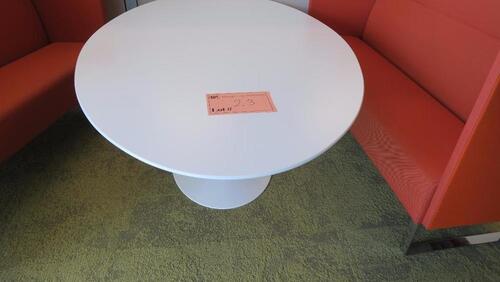 KNOLL "SAARINEN DINING TABLE", 78" OVAL, 78" X 48", WHITE BASE, WHITE LAMINET TOP. MSRP $5390