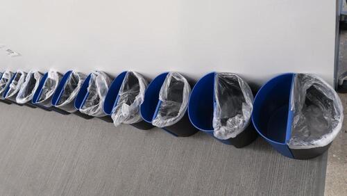 LOT OF 20, 2 WAY PLASTIC TRASH/RECYCLE CAN, BLUE AND BLACK, INTERLOCKING. MSRP $19 EACH