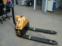 Big Joe E-30 3000lb electric pallet jack