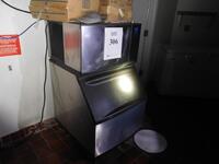 MANITOWOC ICE MAKER MODEL B400 (COCO WATER PARK)