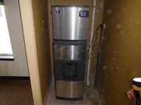 MANITOWOC ICE MAKER MODEL IY0324A-161 22" X 31" X 75" (ROOM AFTER 2200 BLOCK)