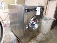 UNIMAC UNIMAT COMMERCIAL 80 POUND CAPACITY WASHER MODEL UC80VNVNU40002 (BASEMENT LAUNDRY ROOM)