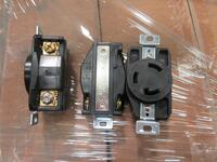 LOT COOPER SINGLE LOCKING RECEPTACLES, MODELS: 6330HL, 6044HL, 6510HL, APPROX. 5000 UNITS, (3 PALLETS)