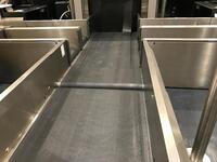 Double baggage belt for check-in desk island. Total length 7500mm. Collection belt L 4850mm. Feeder belt L 2600mm.