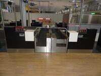 A pair of check in desks with Avery Weigh-Tronix scales 2KG-150KG. D 900mm, W 1250mm, H 1160mm. Weigh belt 900mm by 750mm. Feeder belt 1330mm by 750mm. Each desk complete with display screen and bracket. Desks consist of three drawers, digital display and