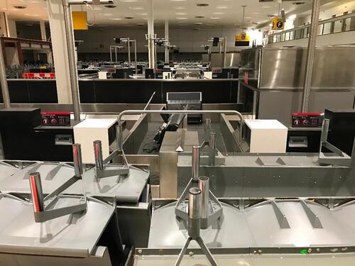 A pair of check in desks with Avery Weigh-Tronix scales 2KG-150KG. D 900mm, W 1250mm, H 1160mm. Weigh belt 900mm by 750mm. Feeder belt 1330mm by 750mm. Each desk complete with display screen and bracket. Desks consist of three drawers, digital display and