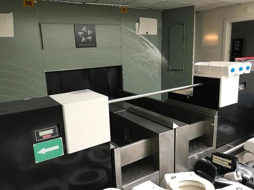 A pair of check in desks with Avery Berkel L108 scales 2KG-150KG. D 900mm, W 1200mm, H 1200mm. Belt width 450mm. Weigh belt 900mm by 750mm. Feeder belt 1330mm by 750mm. Each desk complete with display screen and bracket. Desks consist of drawers, digital 