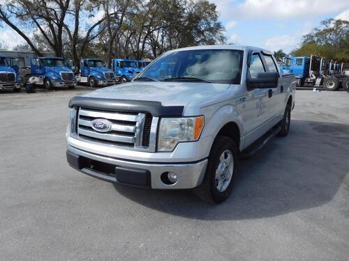 2010 FORD F-150 XLT 4 DOOR PICKUP, 5.4L TRITON GAS ENGINE, AUTOMATIC TRANSMISSION WITH OVERDRIVE, 1/2 TON, 2 WHEEL DRIVE, SPRING SUSPENSION, SINGLE 25 GALLON FUEL TANK, 6 FT. BOX, 139 INCH WHEEL BASE, 265/70R17 TIRES, ALUMINUM WHEELS, WITH 190,770 MILES, 