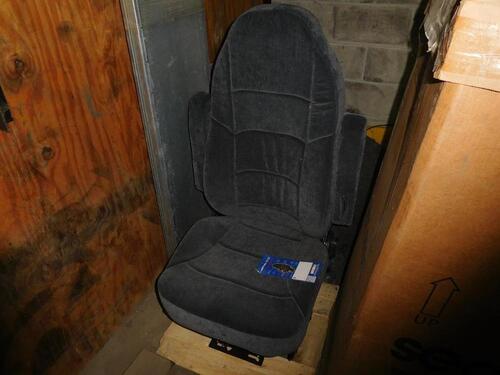 SEATS AIR RIDE SEAT NEW IN BOX