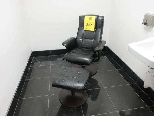 COMFORT LOUNGERS BLACK RECLINER CHAIR, (2ND FLOOR)