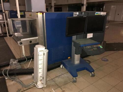 Smiths Heimann hand baggage scanner HS 6040aTiX complete with Smiths iLane twin monitoring desk.*