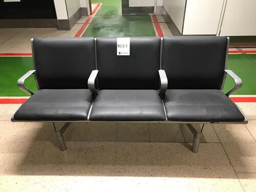 Black leather Three person seat