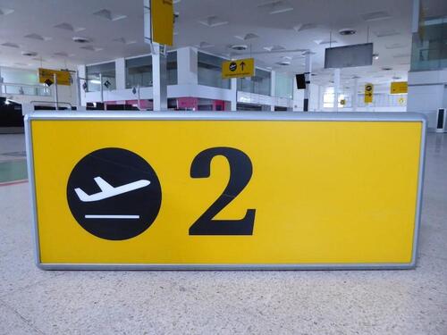 Terminal 1 Departures 'Gate 2' Illuminated sign